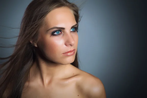 Retrato de uma mulher bonita — Fotografia de Stock