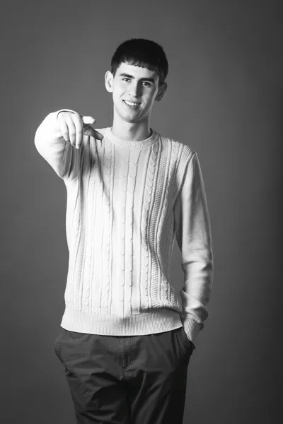 Retrato de un hombre en el estudio — Foto de Stock