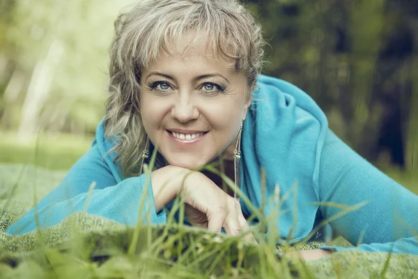 Portrait of a beautiful woman — Stock Photo, Image