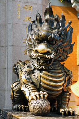 Çin tarzı ejderha heykeli