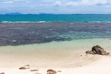Tayland, Rayong 'daki Koh Mun Nok plajı.