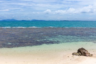 Tayland, Rayong 'daki Koh Mun Nok plajı.