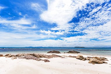 Tayland, Rayong 'daki Koh Mun Nok plajı.