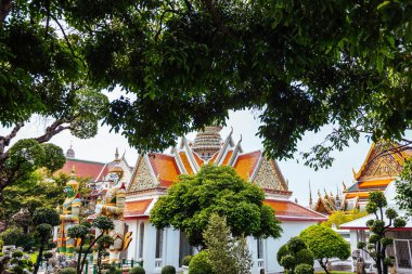 Bangkok, Tayland Budist tapınağı Wat Arun dekorasyon iblis Guardian heykeller