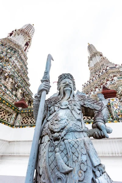 Demon Guardian Statyer Dekorera Den Buddhistiska Templet Wat Arun Bangkok — Stockfoto