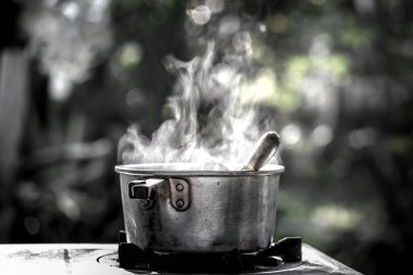 Mutfakta tencere buharı