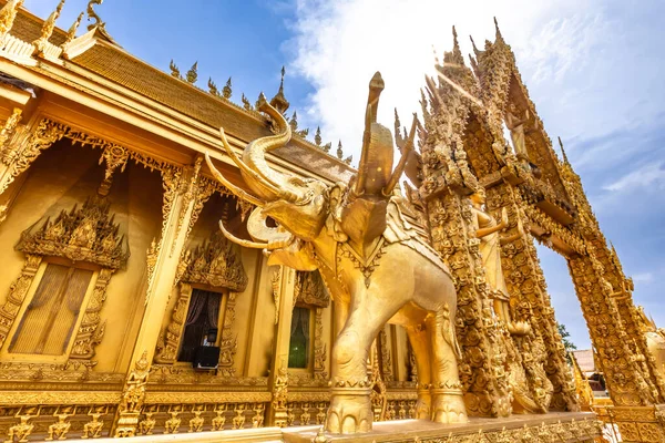 Iglesia Color Oro Wat Pak Nam Jolo Bang Khla Chachoengsao —  Fotos de Stock