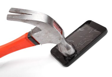 çekiç ve parçalanmış görüntü ile smartphone