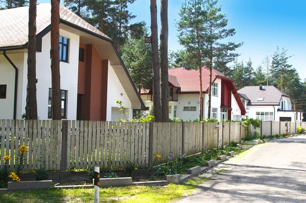 Gran vecindario. casas en los suburbios —  Fotos de Stock