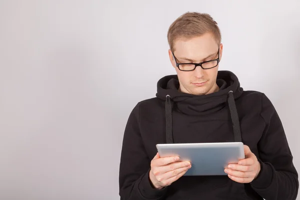 A man working with a tablet PC — Stock Photo, Image