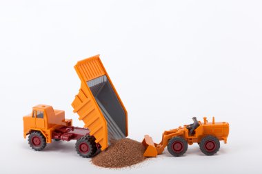 bir kamyon dolusu kum kaldırıldı