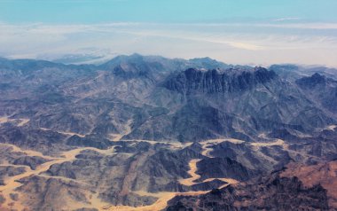 Yükseklik zincirlerinden dağ manzarası