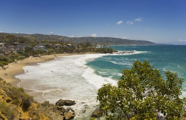 laguna Beach Hilal Cove çökmesini dalgaları
