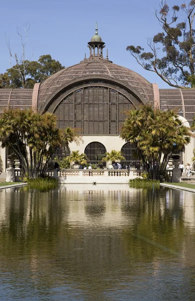 Arboretum i balboa park med reflekterande pool — Stockfoto