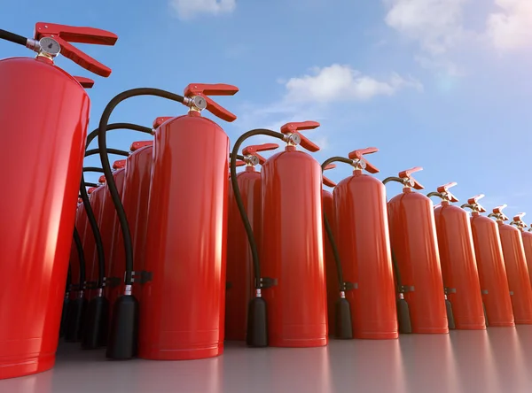 Kiolvasztási Mennyiségű Tűzoltó Készülékek Egy Sorban — Stock Fotó