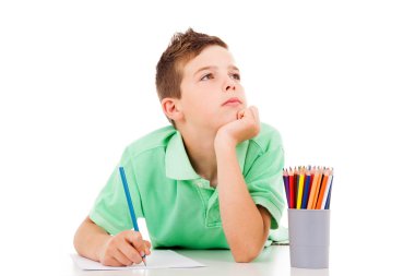 güzel bir çocuk renkli boya kalemi ile çizim ove izole