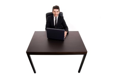 office d, bilgisayarda çalışan bir genç iş adamı Üstten Görünüm