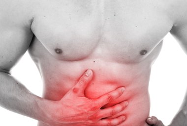 mide ağrısı, üzerinde beyaz izole kas adam