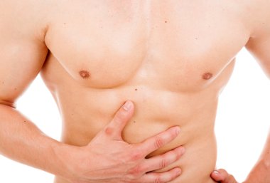 Beyaz arka plan üzerinde izole ağrı, mide tutan erkektir