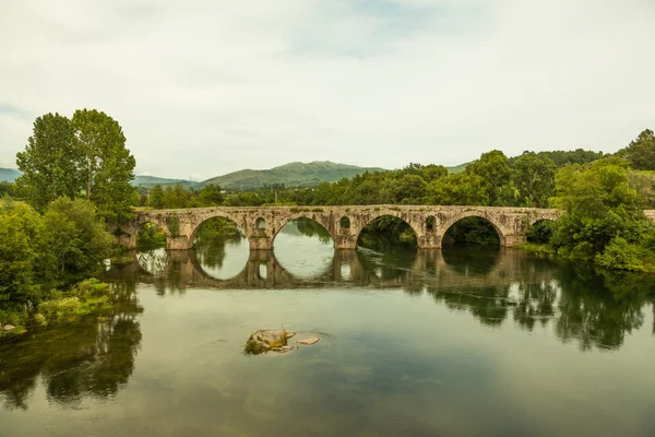 Ρωμαϊκή Γέφυρα ponte κάνετε Πόρτο, braga, στο βόρειο τμήμα της Πορτογαλίας — Φωτογραφία Αρχείου