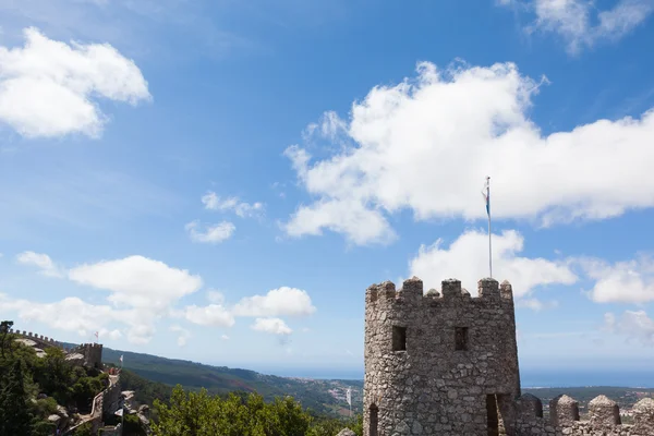 Mouros kastély, a falu Sintra, Portugália — Stock Fotó