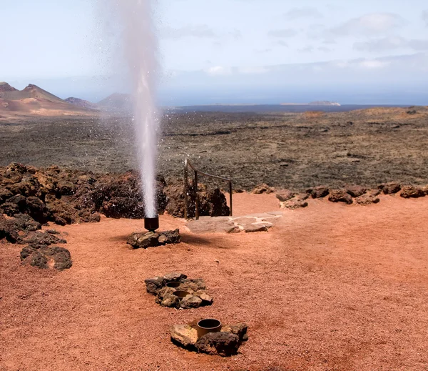 Gejzír parku timanfaya nacional v ostrově lanzarote, Španělsko — Stock fotografie