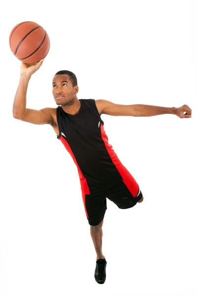 Jogador de basquete isolado em fundo branco — Fotografia de Stock