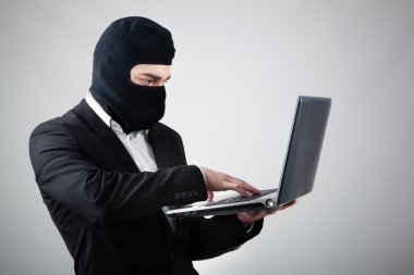 dizüstü bilgisayarınızdan bilgi çalmak hacker
