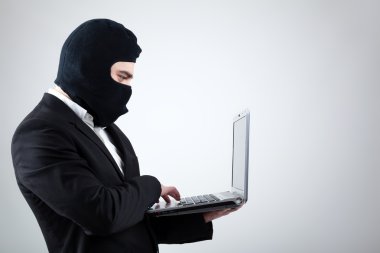 dizüstü bilgisayarınızdan bilgi çalmak hacker