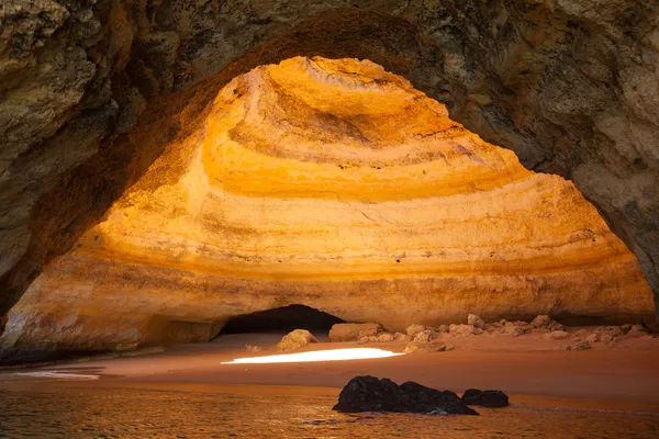 Słynna Jaskinia benagil plaży w algarve, Portugalia — Zdjęcie stockowe