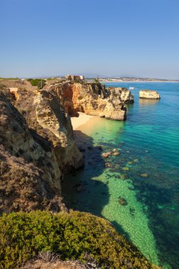 küçük plaj kıyısında algarve, Portekiz
