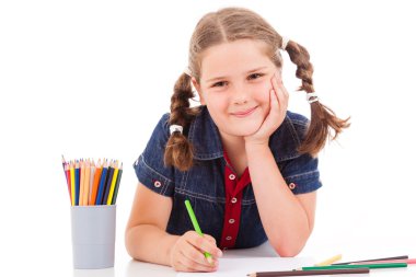 şirin çocuk çizmek renkli boya kalemi ve w içinde izole bir gülümseme ile
