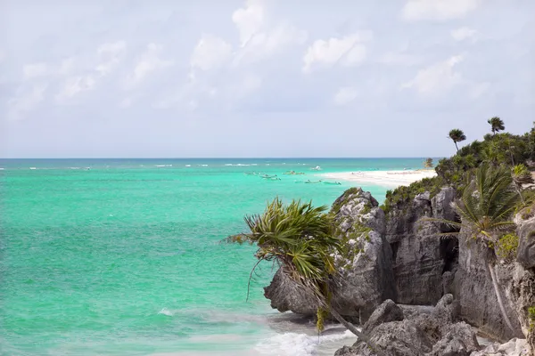 Bela praia de Tulum no mar do Caribe, México — Fotografia de Stock
