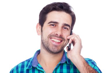latin yakışıklı beyaz bir ba izole cep telefonuyla konuşuyor
