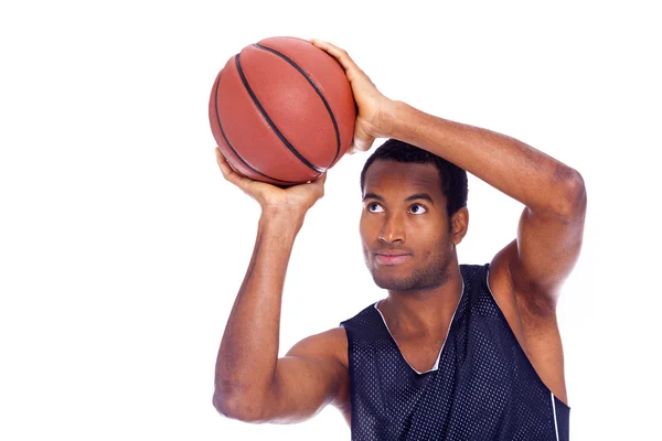 Portret van een basketbalspeler, geïsoleerd op een witte achtergrond — Stockfoto