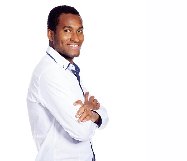 Retrato de un guapo hombre negro sonriente sobre fondo blanco —  Fotos de Stock