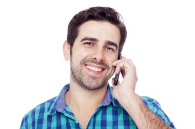 latin yakışıklı beyaz bir ba izole cep telefonuyla konuşuyor