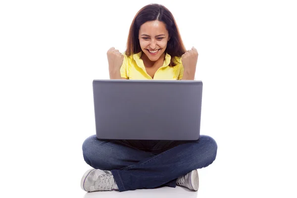 Kvinna med en bärbar dator — Stockfoto
