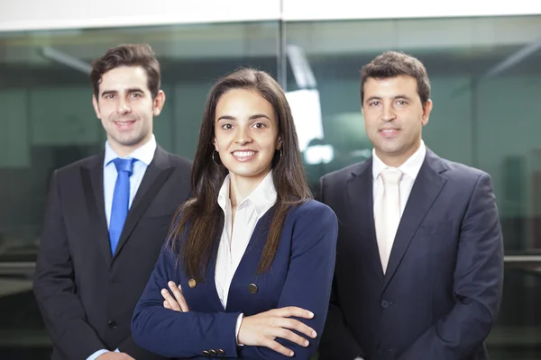 Leader donna d'affari in primo piano della sua squadra — Foto Stock