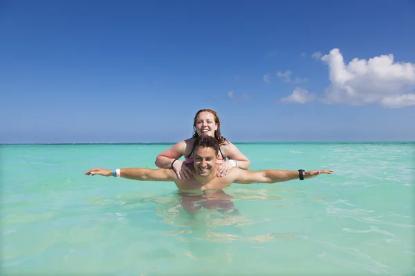 Couple enjoying summer vacation at Riviera Maya, Mexico — Stock Photo, Image
