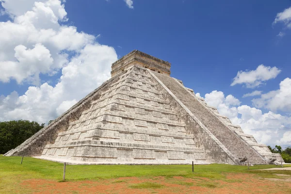 Mayan Ruin - Chichen Itza, Mexico — Stock Photo, Image