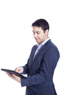 Tablet bilgisayar kullanan işadamı