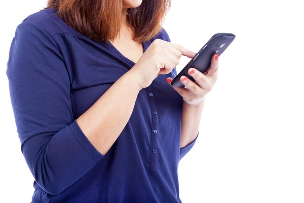 Frau schickt eine SMS — Stockfoto