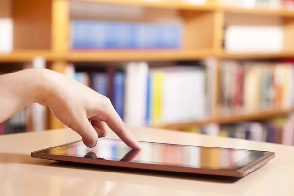Hand typing on tablet pc — Stock Photo, Image