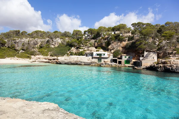 Piękna plaża, cala Llombards, gdzie — Zdjęcie stockowe