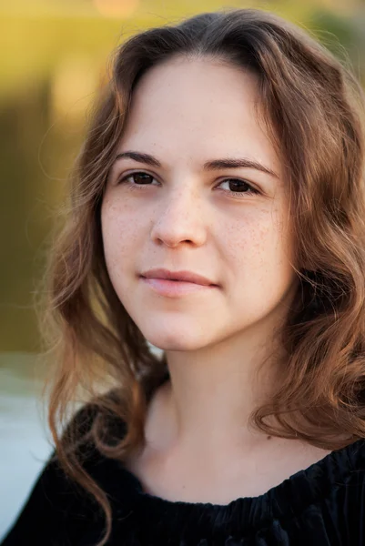 Retrato de bela jovem mulher bonito — Fotografia de Stock