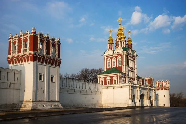 Convento Novodevichy por la mañana temprano — Foto de Stock