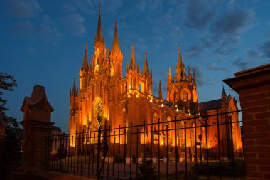 Katedral Rusya'nın en büyük Katolik kilisesidir