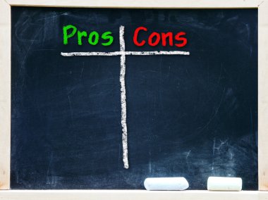 avantaj ve dezavantajları bir yazı tahtası Beyaz tebeşir ile el yazısı