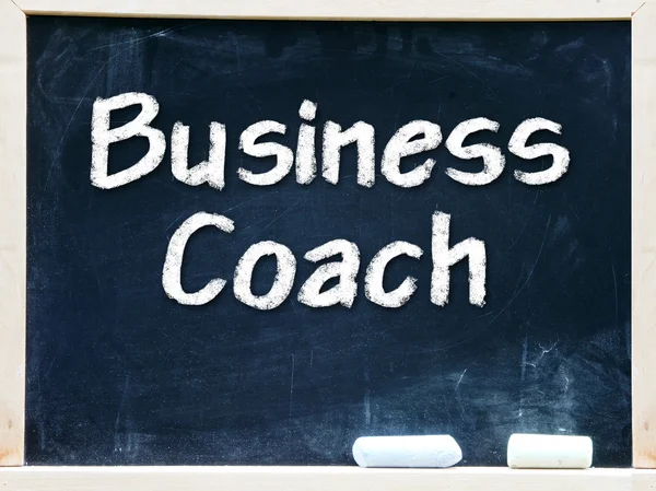 Business Coach kézírásos fehér krétával egy táblára — Stock Fotó